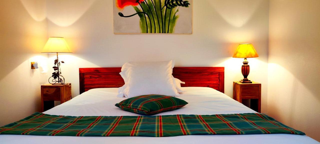 Logis Hotels Domaine Du Chatelard Dirac Ngoại thất bức ảnh