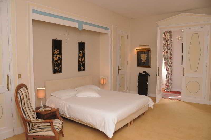 Logis Hotels Domaine Du Chatelard Dirac Ngoại thất bức ảnh