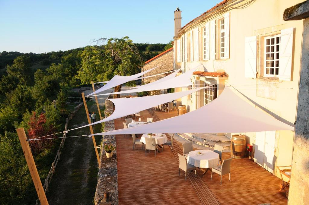 Logis Hotels Domaine Du Chatelard Dirac Ngoại thất bức ảnh